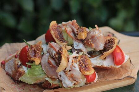 Брускетта с беконом