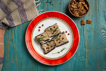 Баклажаны с орехами