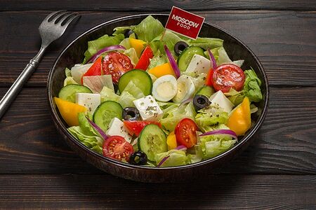 Салат Греческий с перепелиным яйцом