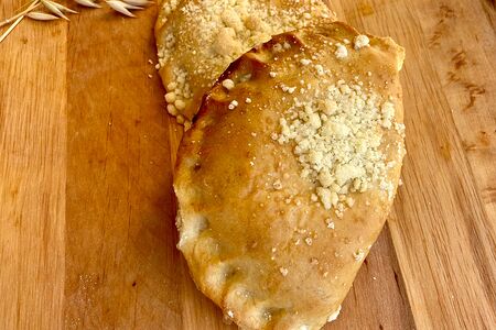 Пирожок с вишней