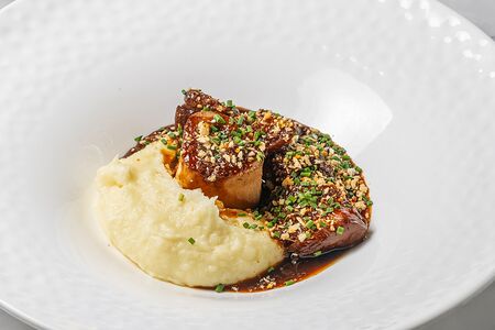 Оссобуко из говядины с картофельным пюре