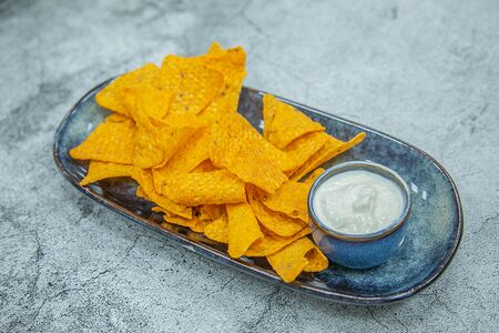 Начос со сметаной