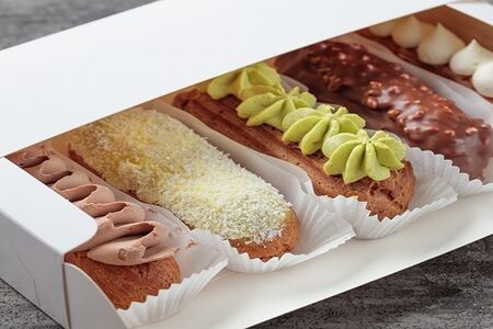 Набор эклеров: манго маракуйя, ванильный, шоколад вишня, фисташка-малина, сникерс