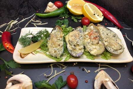 Закуска №283 Запеченные мидии с сыром дорблю