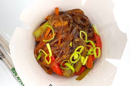 Лапша рисовая с овощами