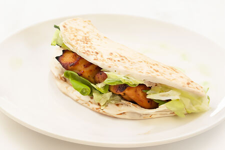 Люля-кебаб из курицы в лаваше