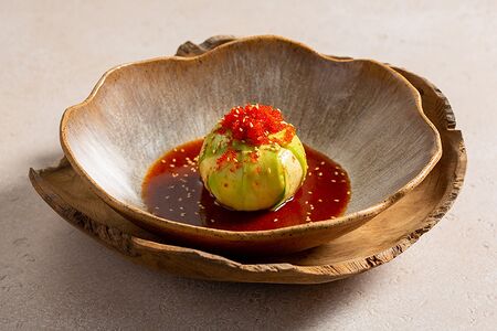 Фаршированный авокадо с креветкой