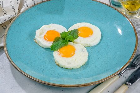 Яичница глазунья из 3-х яиц