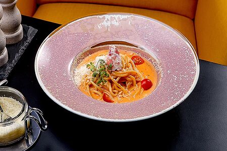 Спагетти в сливочно-томатном соусе