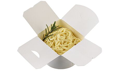 Спагетти с соусом из пармезана