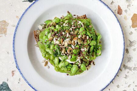 Тост Авокадо с бурратой