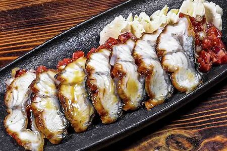 Тартар из говядины с угрём