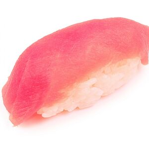 Суши с тунцом