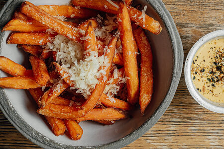 Батат фри с соусом Манго-Айоли