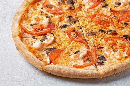 Пицца Том ям с креветками на тонком