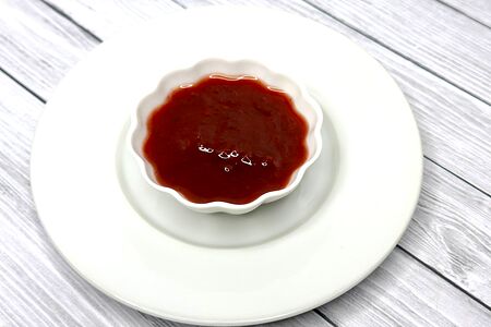 Ткемали красный