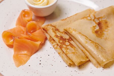 Блинчик с лососем 