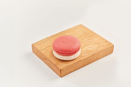 Макарун клубничный