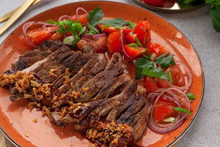 Стейк из свинины на гриле