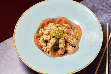 Салат из кальмаров