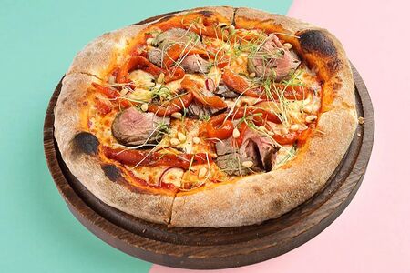 Пицца с ростбифом