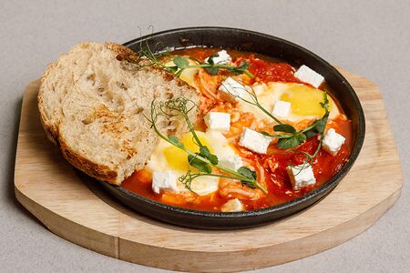 Шакшука с креветками