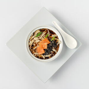 Рамэн с лососем