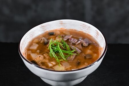 Суп с чечевицей и говяжьими щёчками