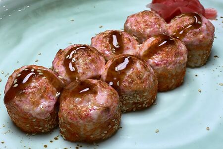 Запечённый ролл Акито