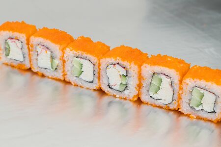 Классический ролл Калифорния хит 8 шт