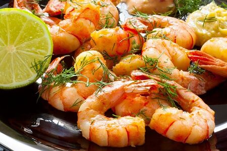 Королевские креветки в чесночном соусе