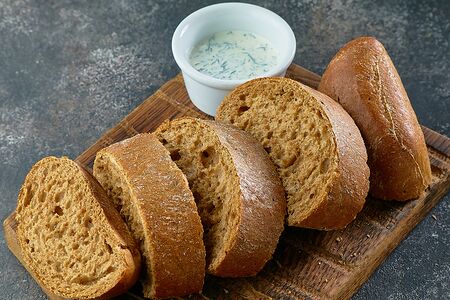 Темный домашний хлеб