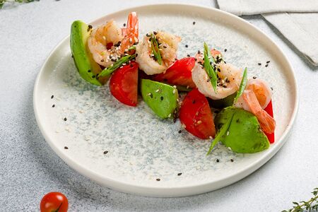 Салат с Авокадо и Креветками