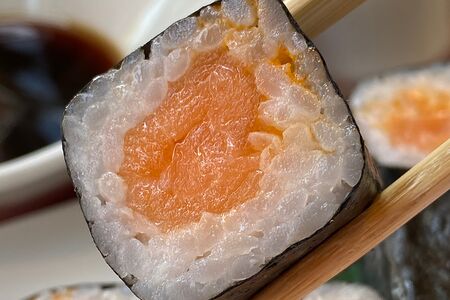 Спайси-ролл Лосось