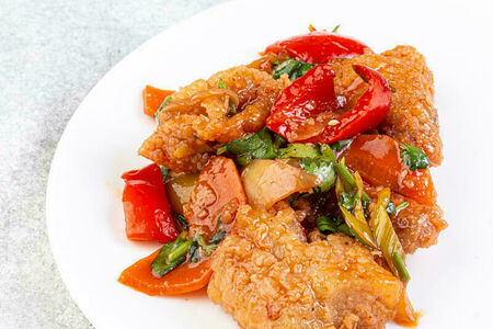 Окунь в кисло-сладком соусе