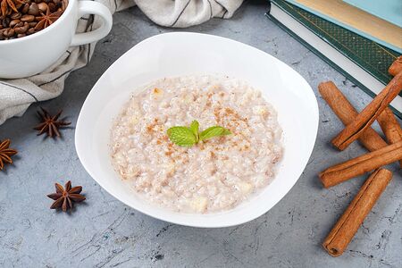 Каша Рисовая молочная с яблоком и корицей