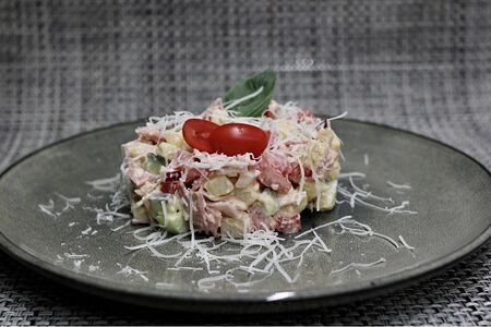 Салат Оливье с Цыплёнком и печёным картофелем