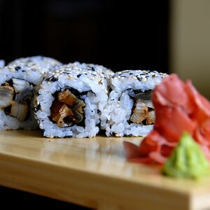 Ролл Спайси с угрем