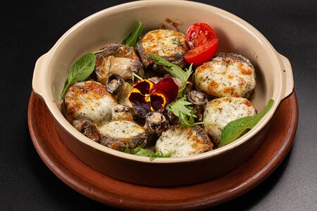 Шампиньоны, запеченные под сыром на кеци