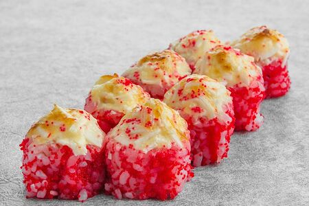 Запеченный ролл Калифорния с креветкой