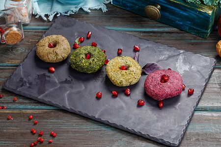 Ассорти из пхали