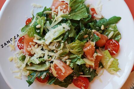 Салат с лососем