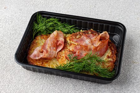 Лепешка деревенская со сметаной и беконом