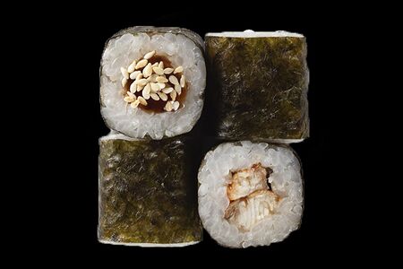 Ролл с угрём