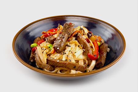 Удон с говядиной и овощами