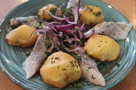 Сельдь с картофелем