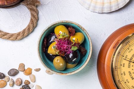 Оливки и маслины Гигант