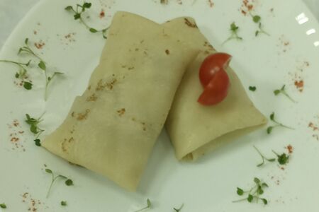 Блинчики с сыром и помидором