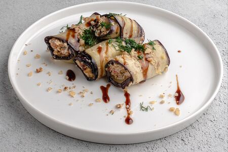 Рулетики из баклажанов