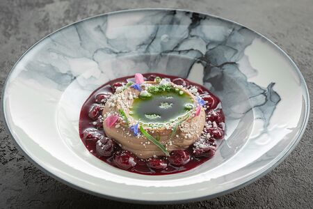 Ганаш из цветной капусты с вишневым конфитюром